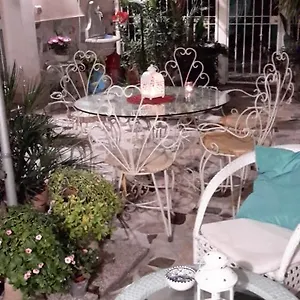 Casa Turi , Aeroporto di Catania Fontana Rossa Italia