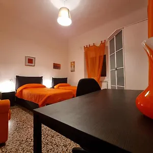 Wow 2 - 175 Mq - Posteggio Privato - Davanti Porto Traghetti - Fino A 10 Posti Letto - Balcone Genua